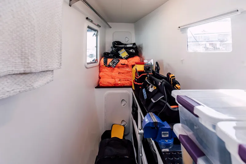 Vision 444es Yacht Photos Pics 