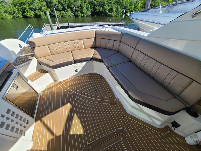 2016 Sea Ray 350 SLX