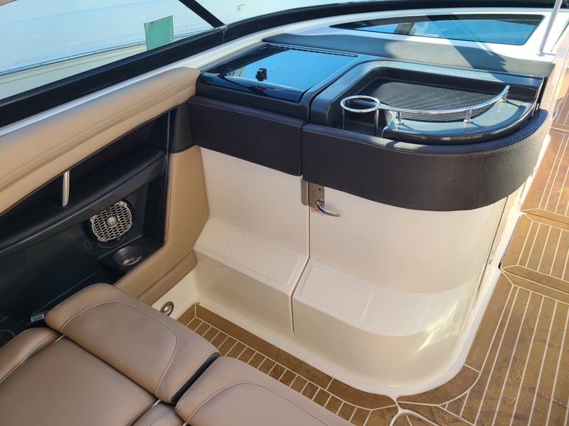 2016 Sea Ray 350 SLX