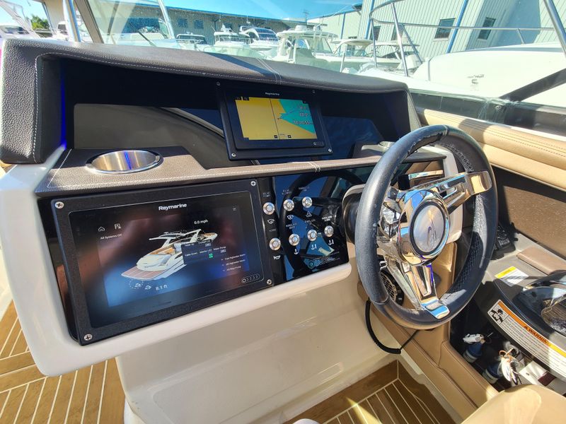2016 Sea Ray 350 SLX