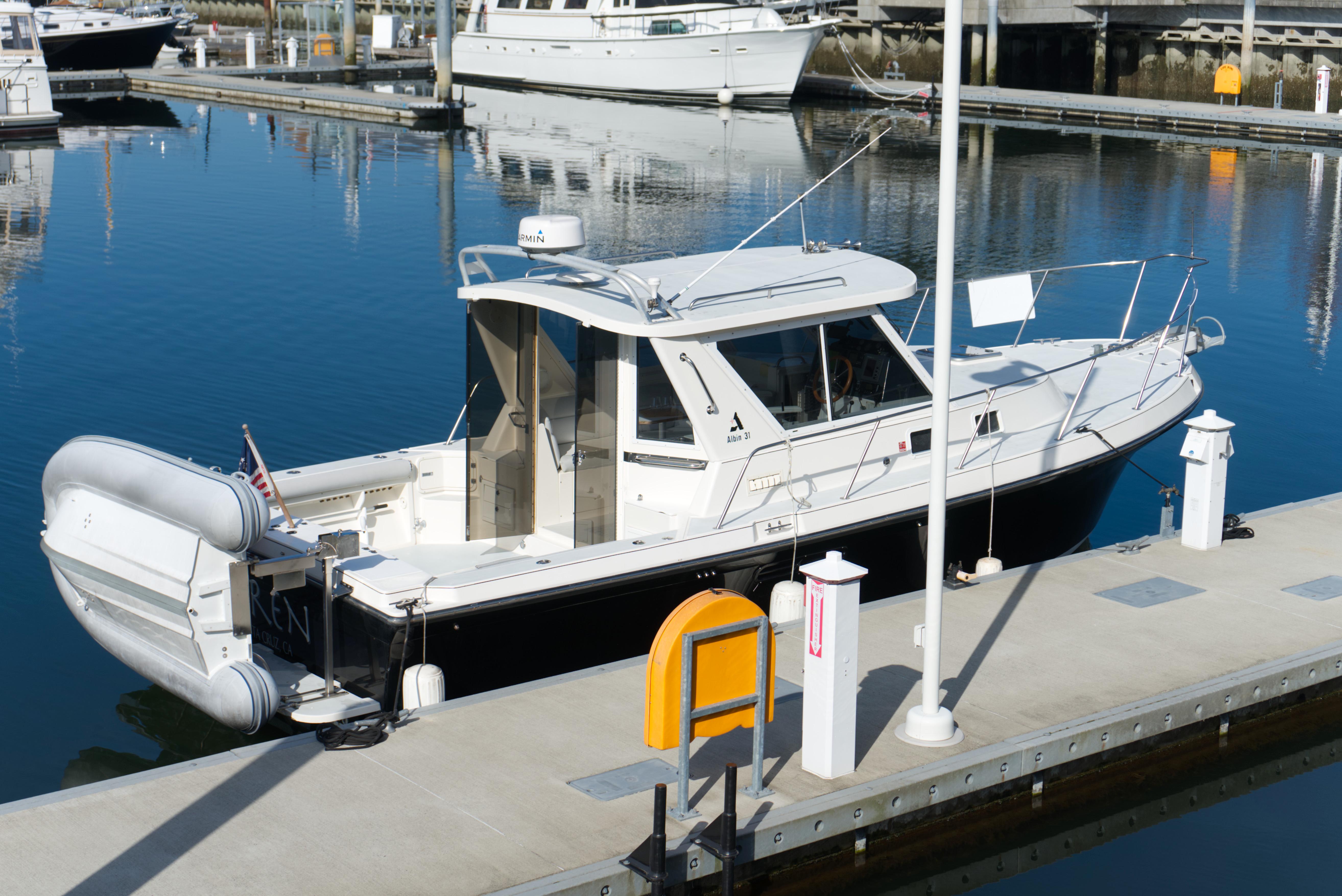 ALBIN MARINE 31 TOURNAMENT EXPRESS INBOARD used boat in Japan for sale