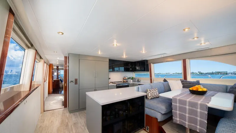 Tryst Yacht Photos Pics Tryst 94'/ 28.65m Lazzara