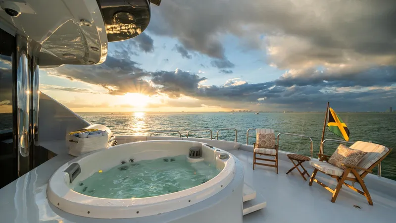 Tryst Yacht Photos Pics Tryst 94'/ 28.65m Lazzara