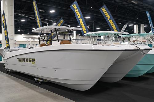 New 2023 Twin Vee 340 GFX CC - Florida | TopBoats