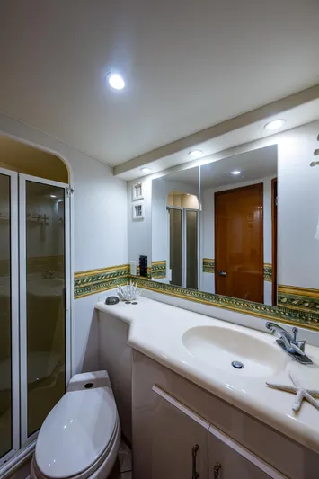 Overcharged Yacht Photos Pics Viking 50 Overcharged - Interior Guest Head