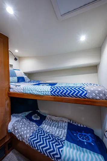 Overcharged Yacht Photos Pics Viking 50 Overcharged - Interior Guest Stateroom