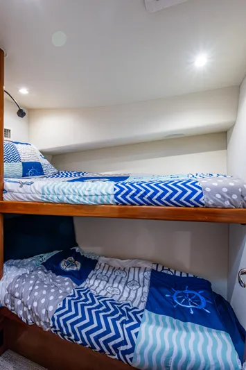 Overcharged Yacht Photos Pics Viking 50 Overcharged - Interior Guest Stateroom