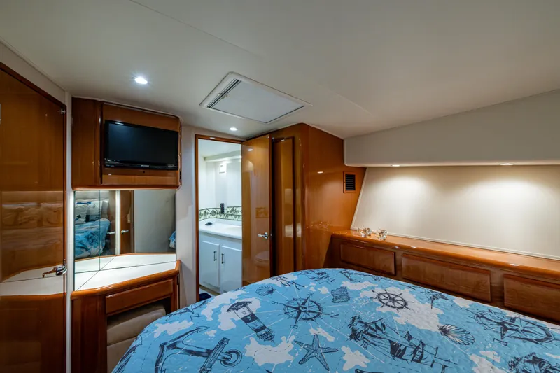 Overcharged Yacht Photos Pics Viking 50 Overcharged - Interior Master Stateroom