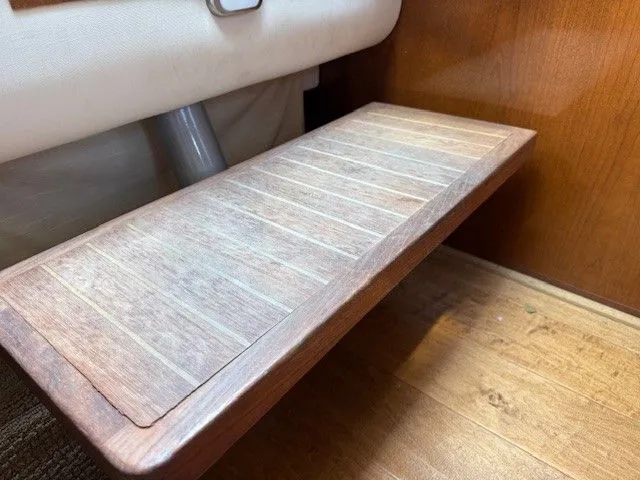 Bella Vida Yacht Photos Pics Wooden step inside 2014 Sea Ray 310 Sundancer boat interior.