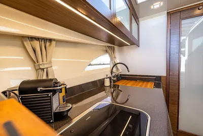 2021 Marex 310 Sun Cruiser