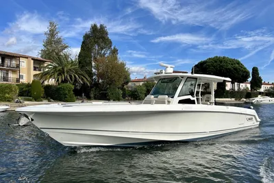 Boston Whaler 380 Outrage