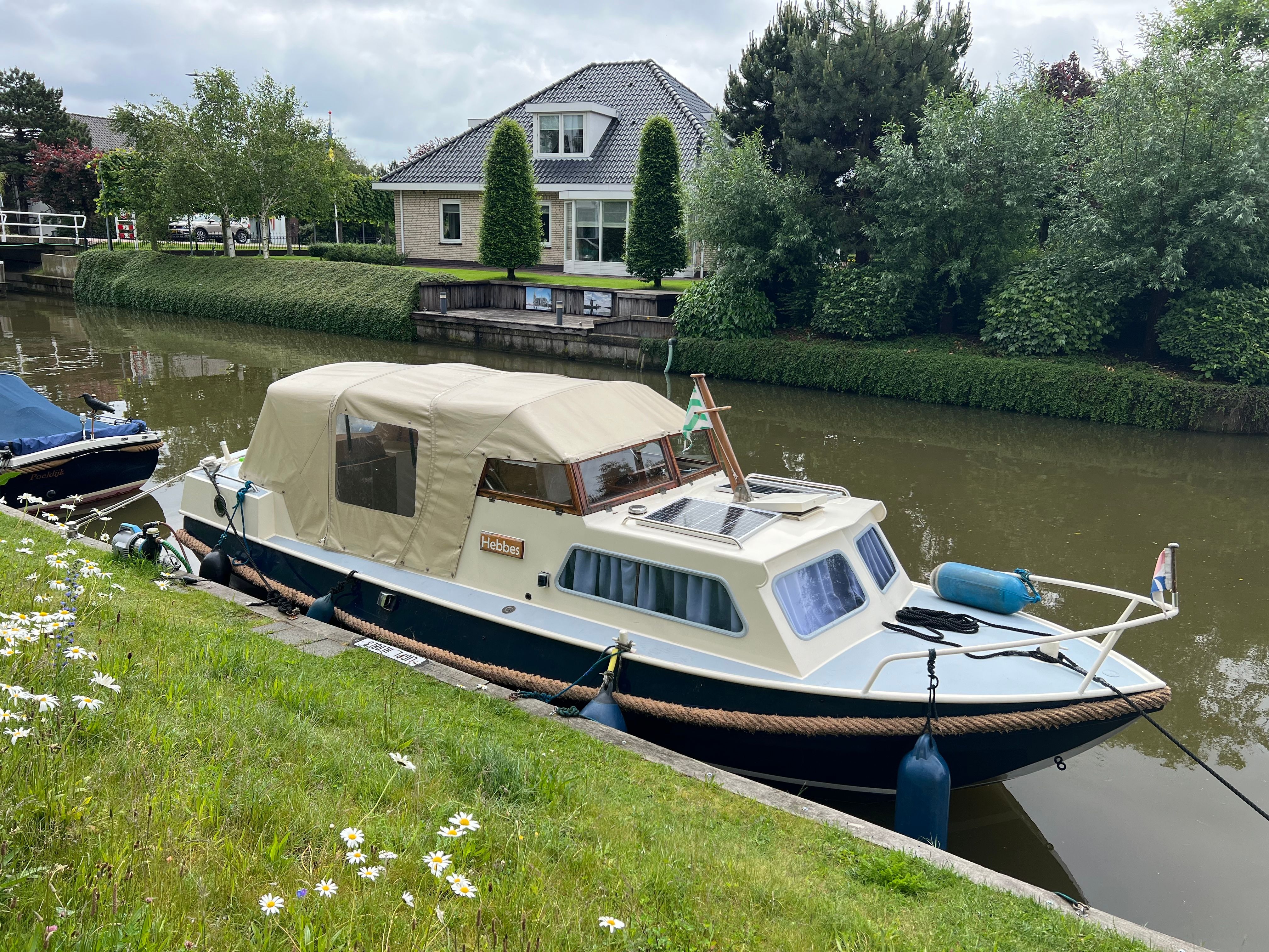 1984 Custom 700 knikspant AK