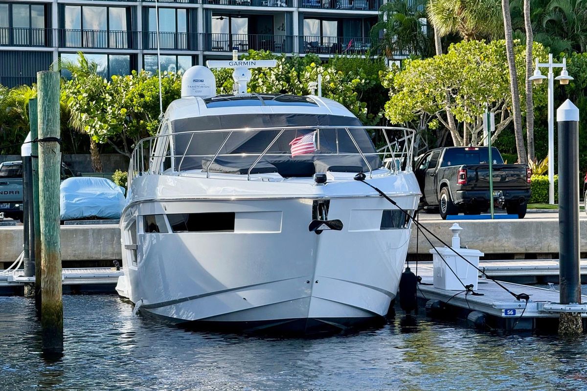 2022 Cruisers Yachts 53