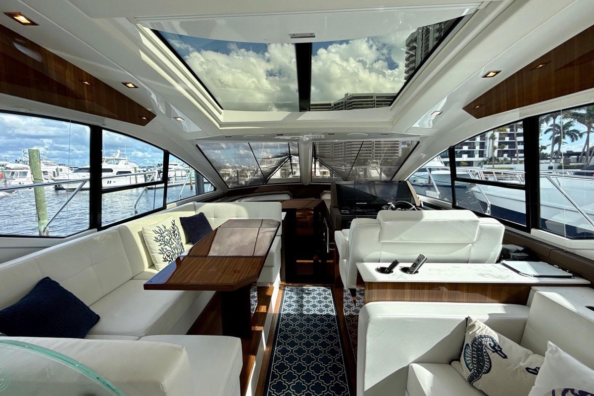 2022 Cruisers Yachts 53