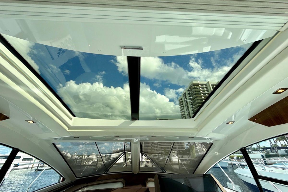 2022 Cruisers Yachts 53