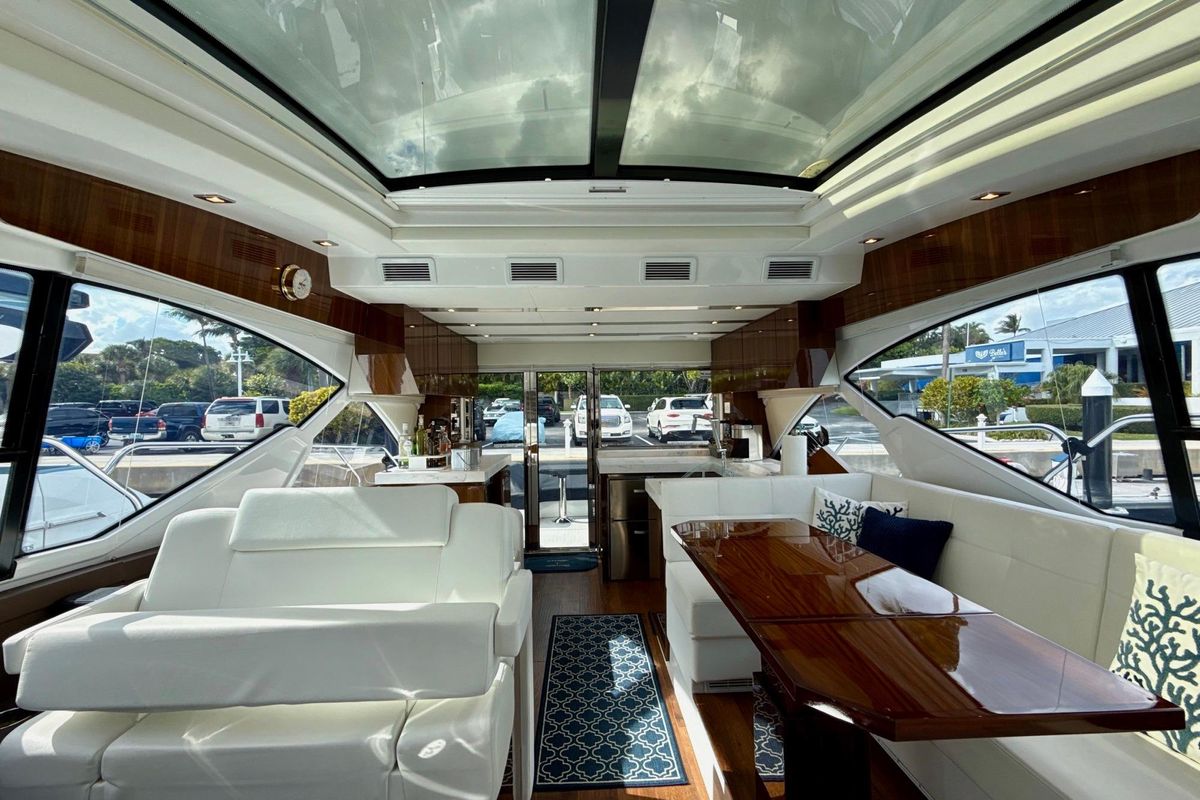 2022 Cruisers Yachts 53