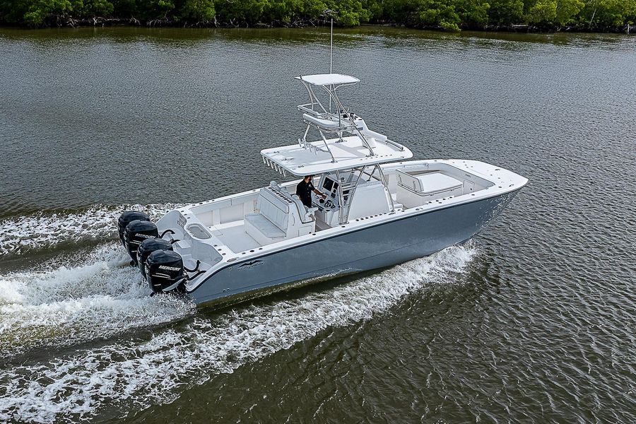 2019 Invincible 37