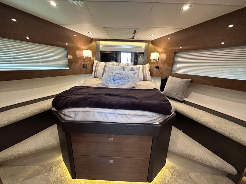 2020 Cruisers Yachts 46 Cantius