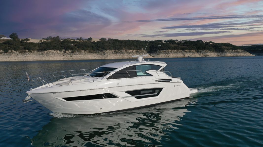 2020 Cruisers Yachts 46 Cantius