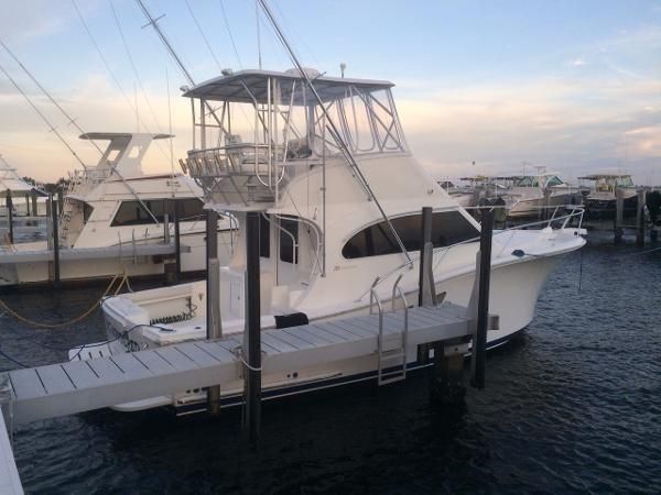 2008 Luhrs 35C