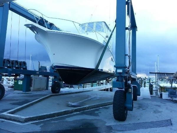 2008 Luhrs 35C