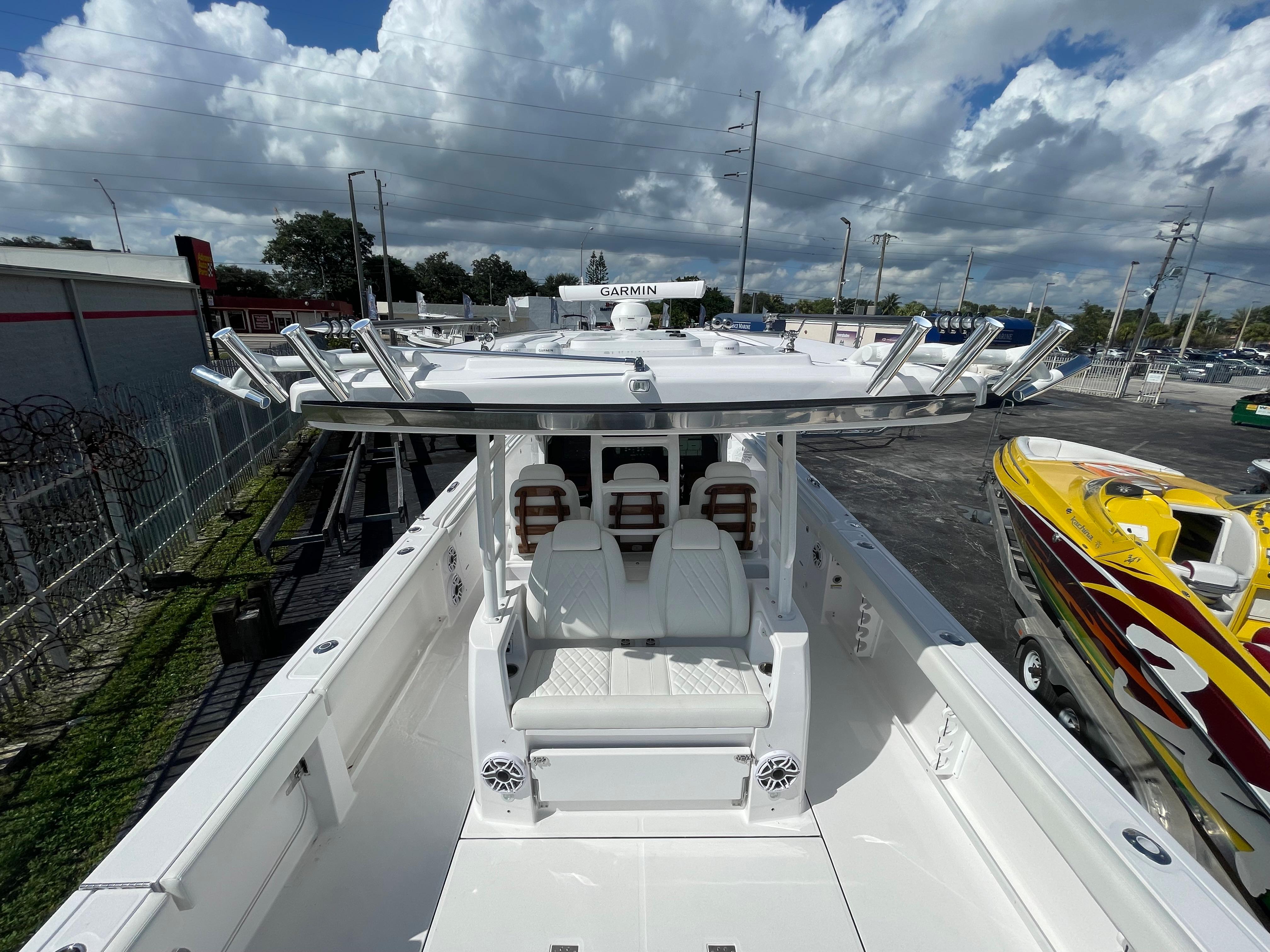 2023 Everglades 395 Center Console Walkaround Konsol till salu YachtWorld