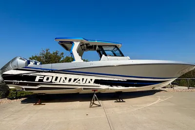 Fountain 38 SCX