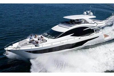 Galeon 800 Fly