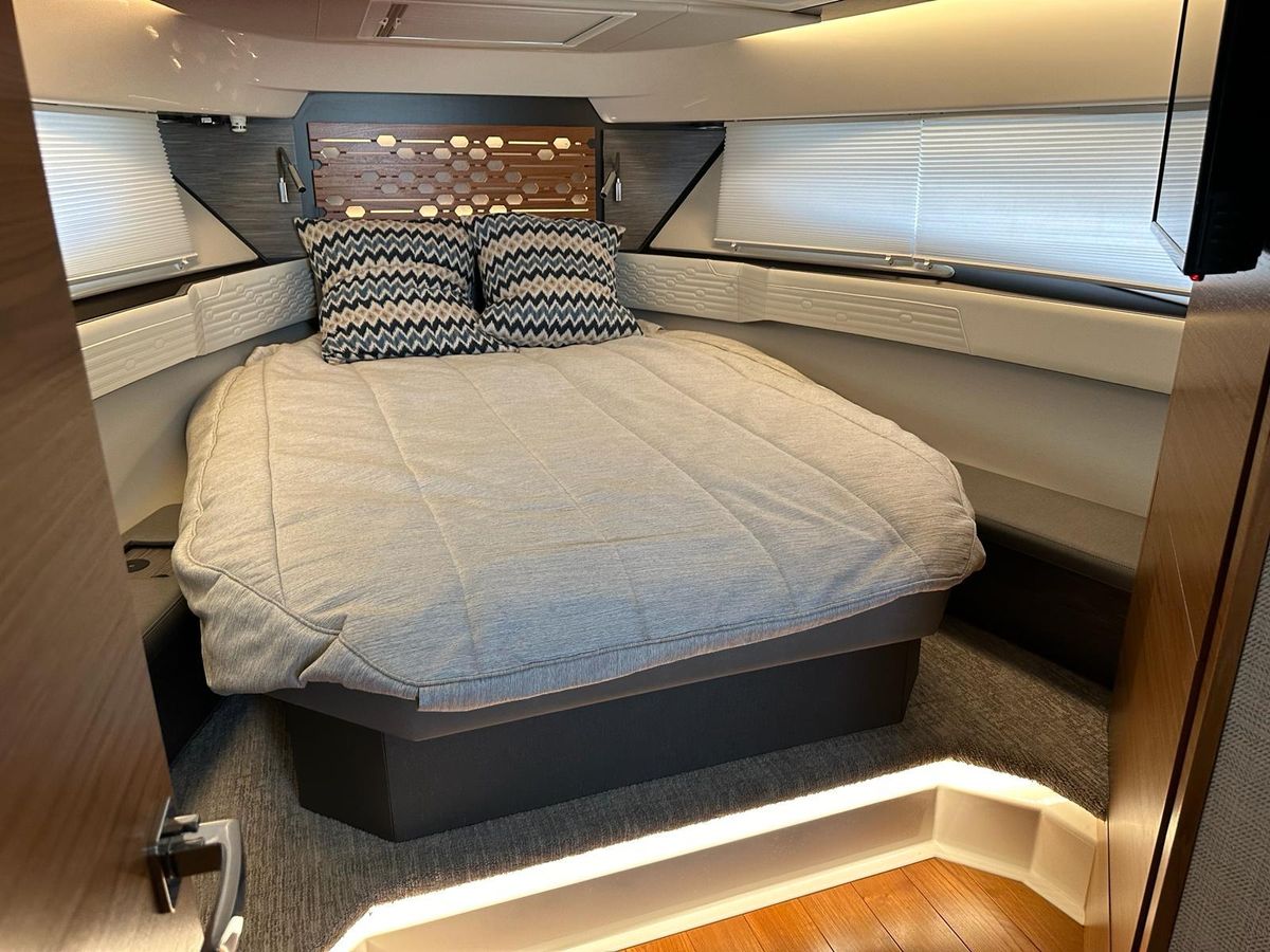 2021 Tiara Yachts 43 