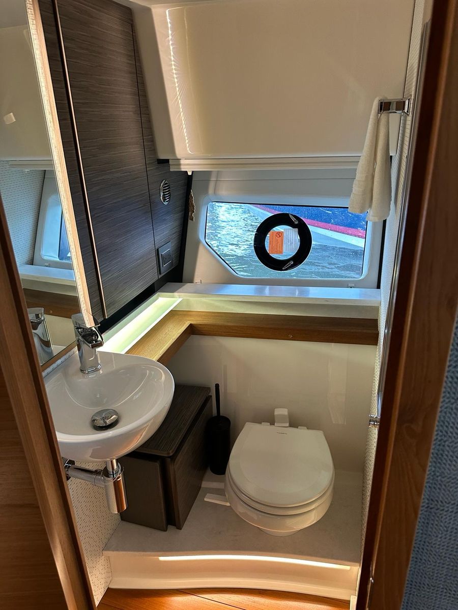 2021 Tiara Yachts 43 