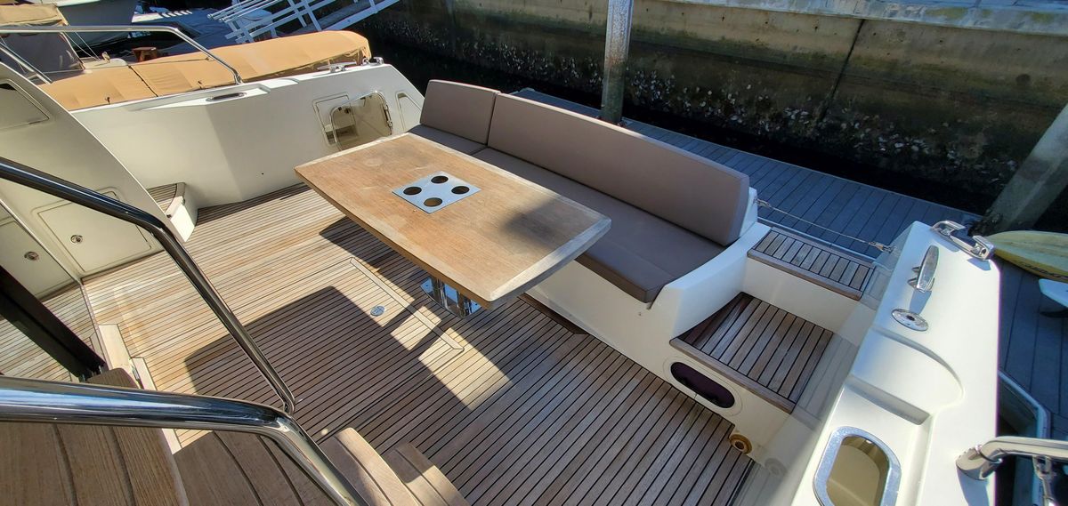 2017 Prestige 56 