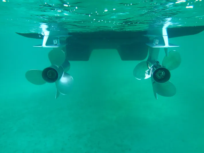 Mirage Yacht Photos Pics Aft Keel Engines