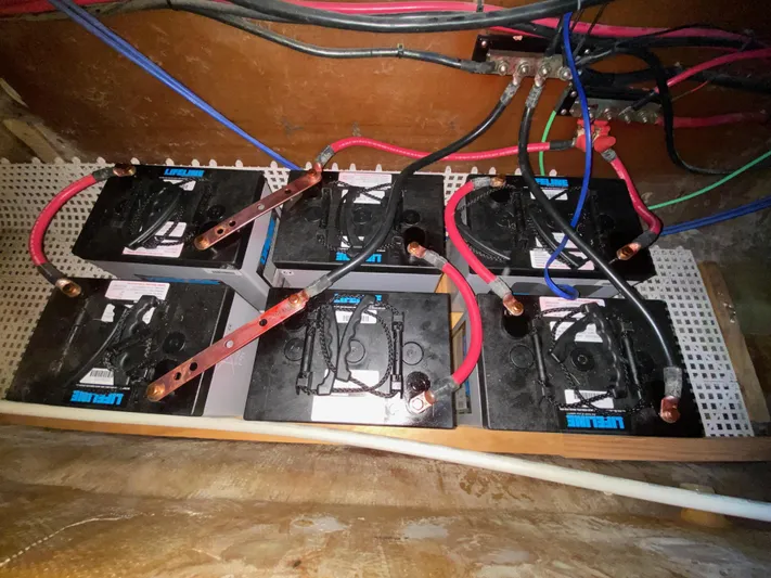 Mirage Yacht Photos Pics Battery Bank