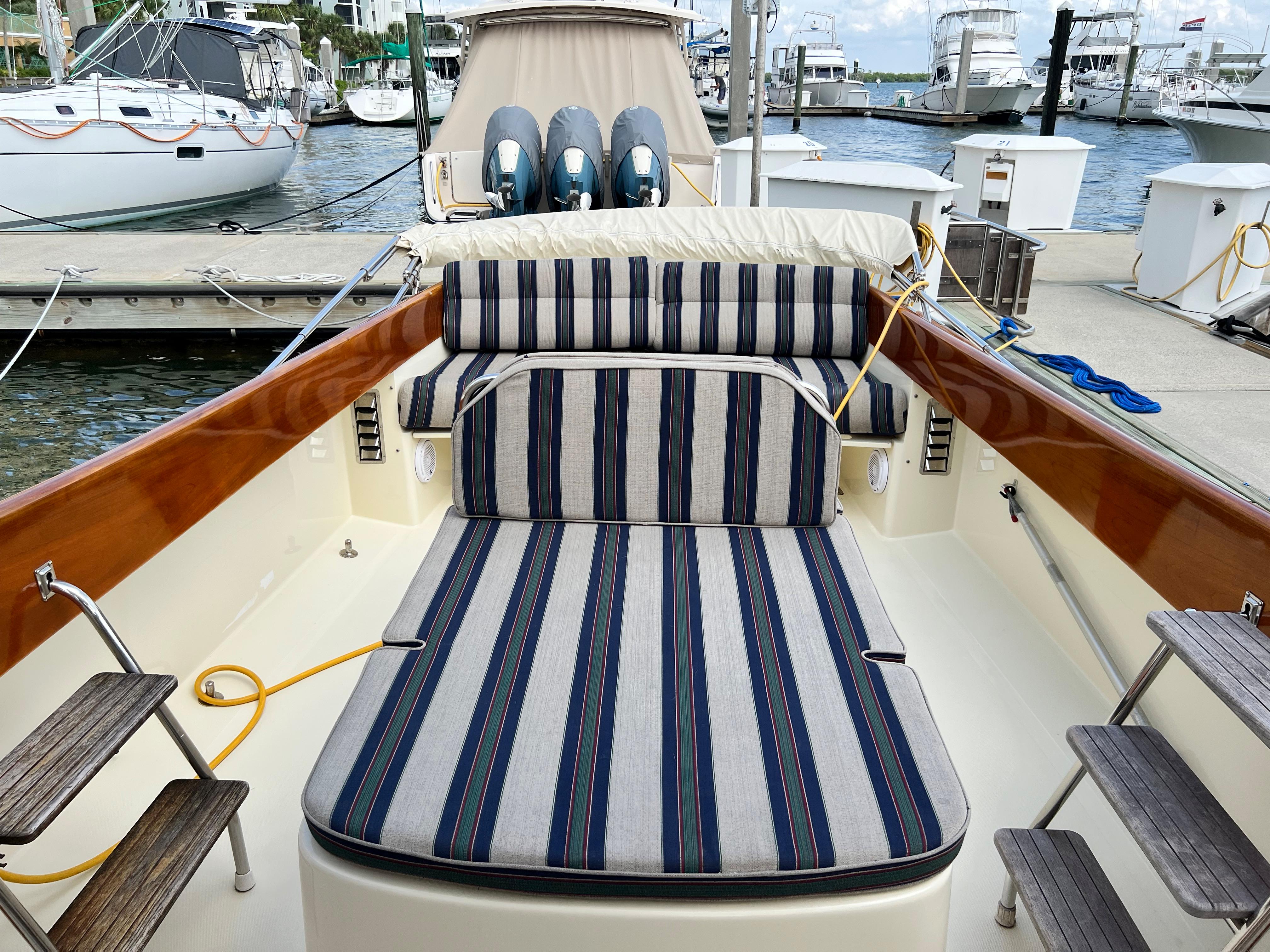2000 Hinckley Picnic Boat Classic Jet for sale YachtWorld