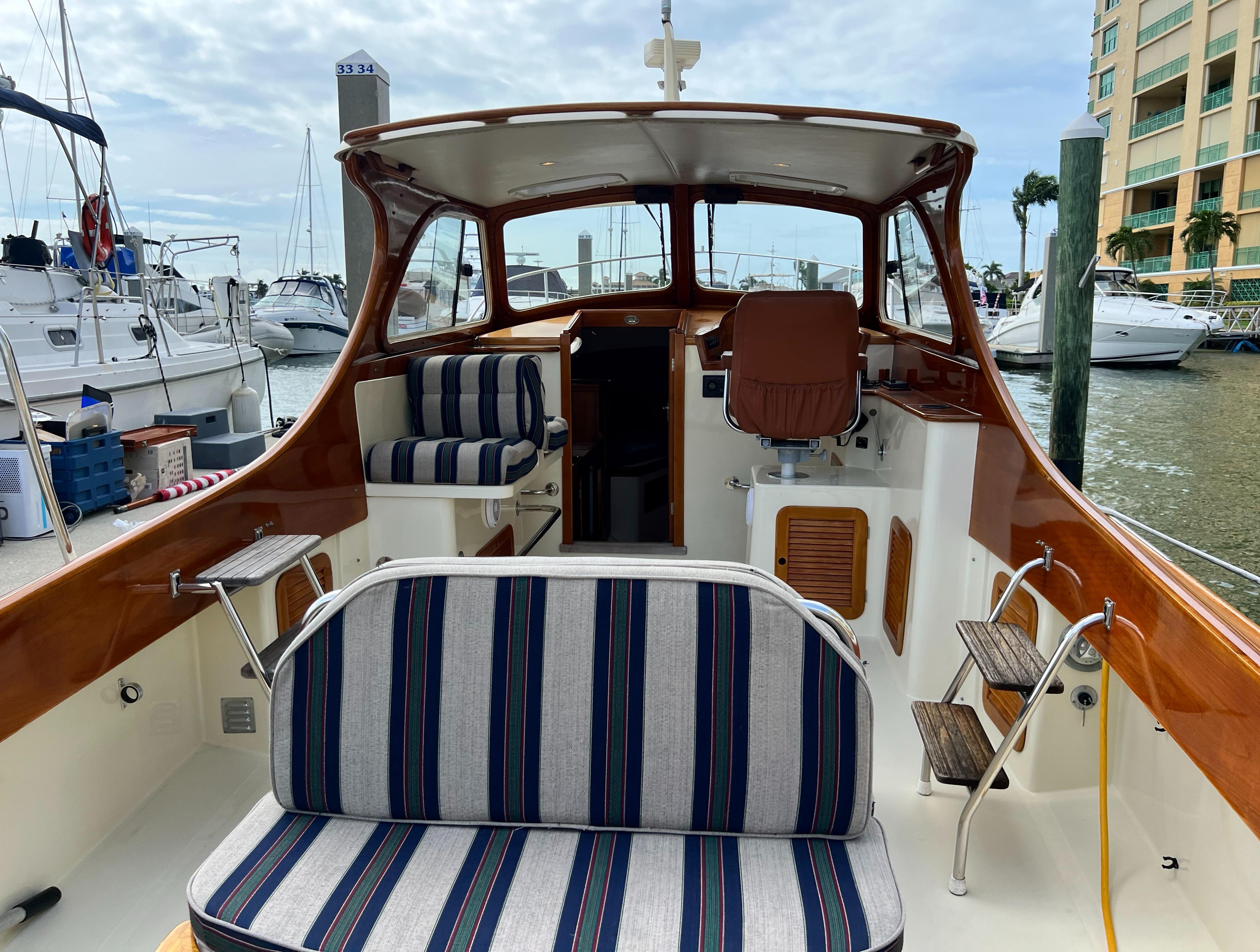 2000 Hinckley Picnic Boat Classic Jet For Sale Yachtworld