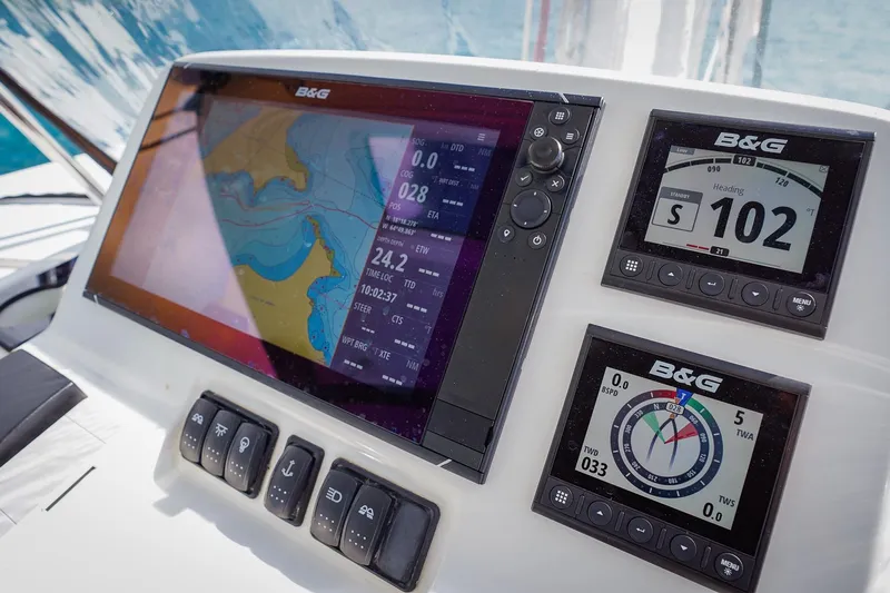 Scuba Doo Yacht Photos Pics Lagoon 50 yacht 2021 navigation system with B&G displays and controls.