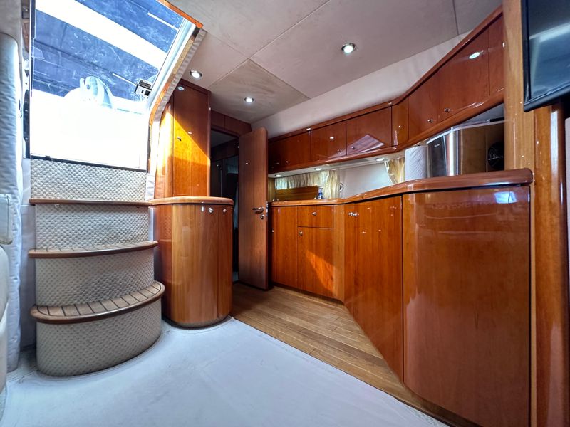 2005 Sunseeker Portofino 46