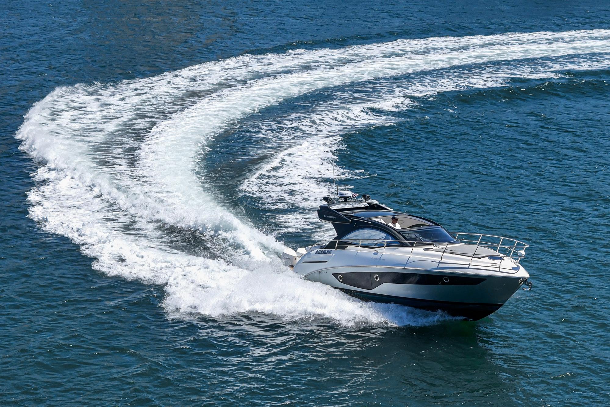 Schaefer 400 yacht making a sharp turn on open water, 2021 model.