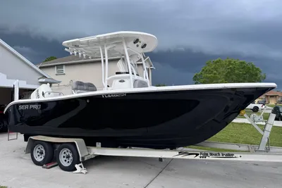 Sea Pro 219 Center Console