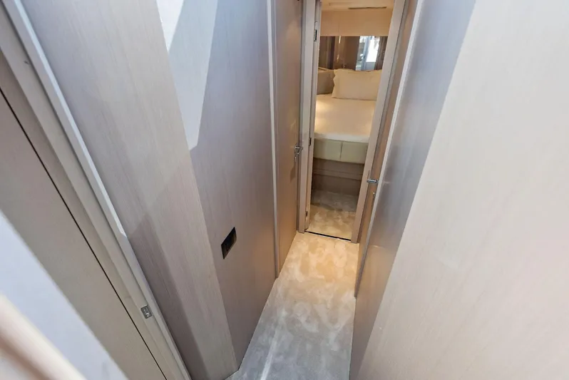 Ferretti 500 Yacht Photos Pics 