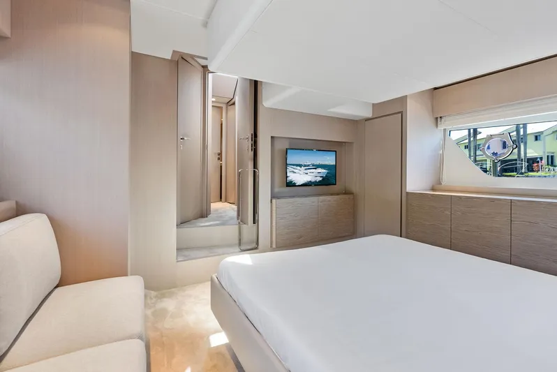 Ferretti 500 Yacht Photos Pics 