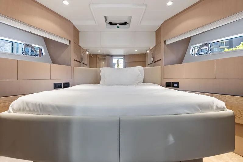 Ferretti 500 Yacht Photos Pics 