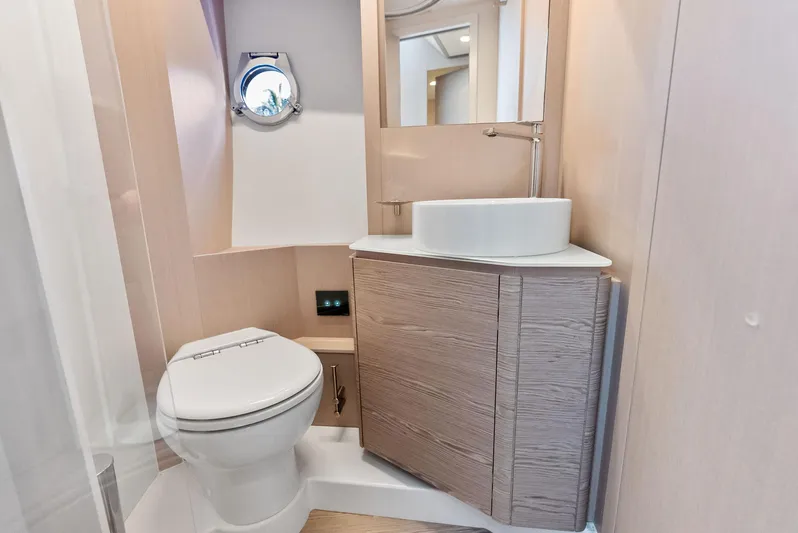 Ferretti 500 Yacht Photos Pics 