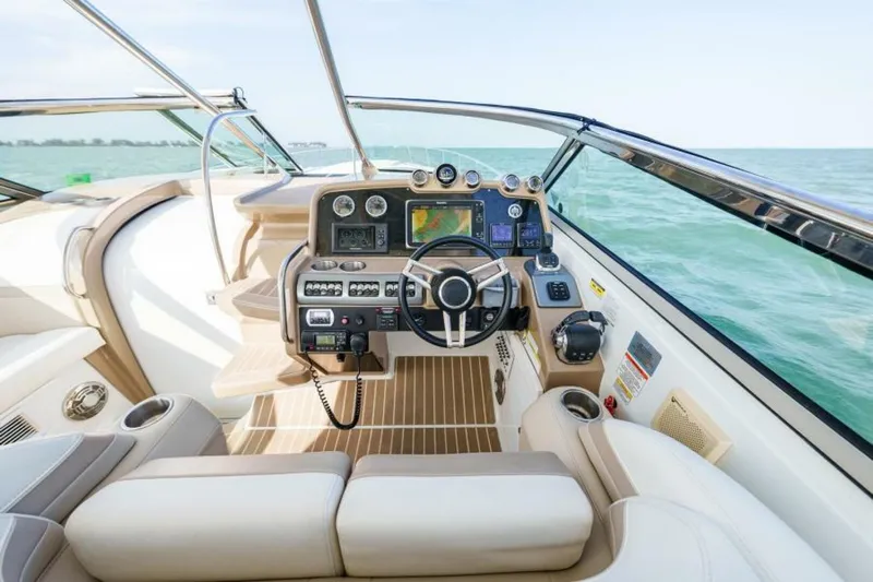 Dev Ocean Yacht Photos Pics 2014 Formula 400 Super Sport boat cockpit with advanced navigation system.