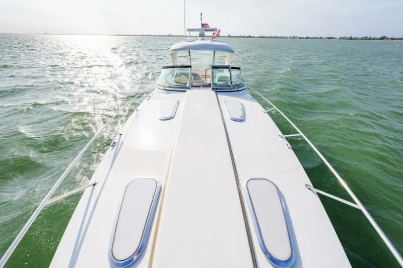 Dev Ocean Yacht Photos Pics 2014 Formula 400 Super Sport yacht cruising on open water.