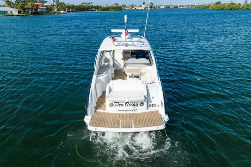 Dev Ocean Yacht Photos Pics 2014 Formula 400 Super Sport boat cruising on a sunny day.