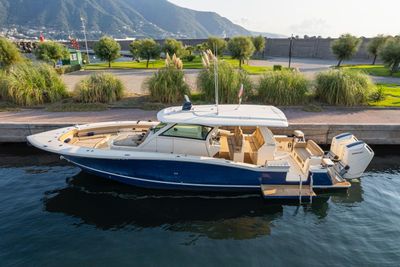 Yacht