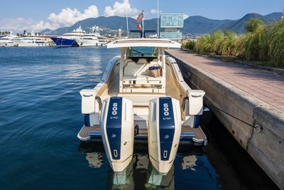 Yacht