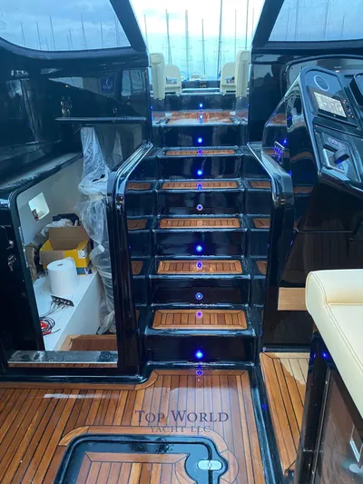  Yacht Photos Pics PHOTO-2023-10-17-17-31-42.jpg