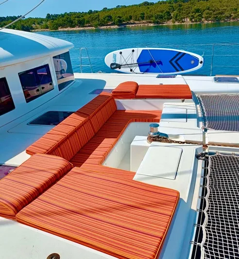 Iceberg Yacht Photos Pics 